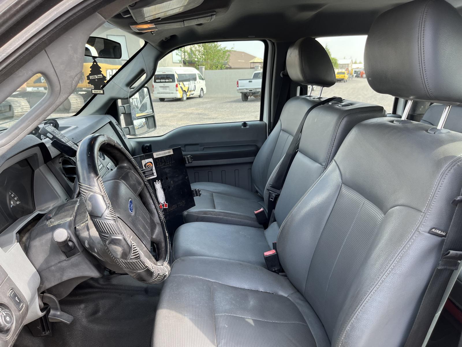 ./imagenes/INVOICE/2019/17879/FORD F250 HIGH RAIL CREW CAB UTILITY 4X4  (3).JPG